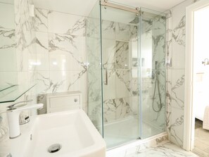 Bathroom - The Coach House (Sleaford)