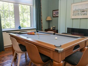 Cottage | Games room - The Stone Masons House (Keighley)