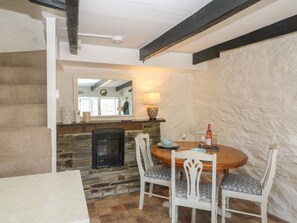 Cottage | Private kitchen | Fridge, dishwasher, cookware/dishes/utensils - Pixie Cottage (Looe)