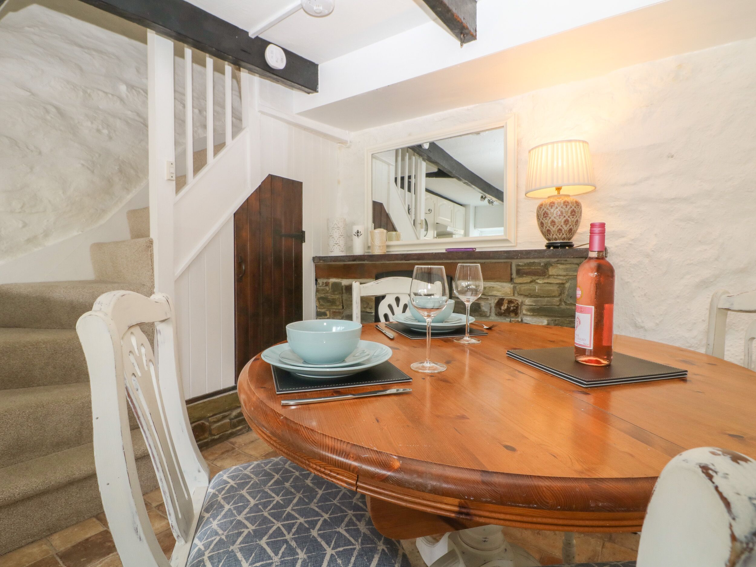 Cottage | Private kitchen | Fridge, dishwasher, cookware/dishes/utensils