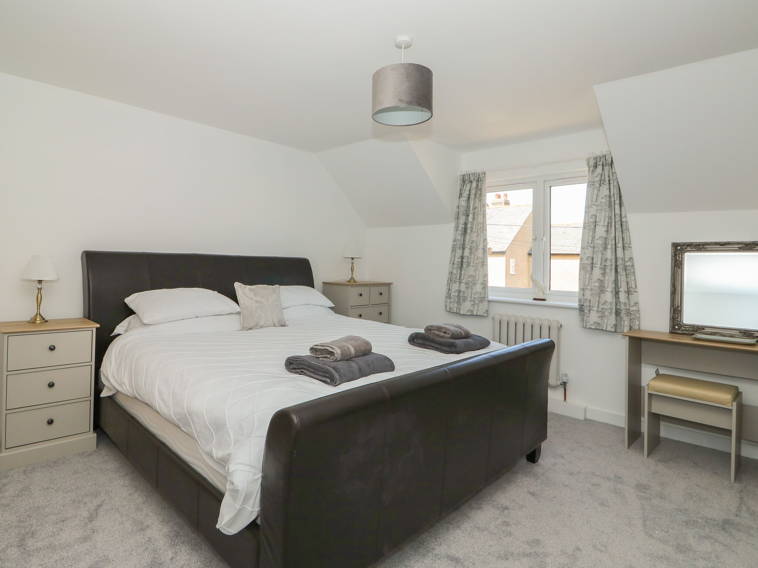 Cottage | 5 bedrooms, individually decorated, individually furnished, free WiFi