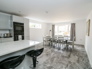 コテージ | 専用キッチン | 冷蔵庫、食器洗い機、電気ポット、トースター