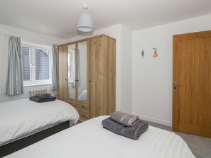 Cottage | 5 bedrooms, individually decorated, individually furnished, free WiFi