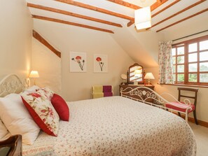 Cottage | 2 bedrooms, individually decorated, individually furnished, free WiFi - Flora's Barn (Taunton)