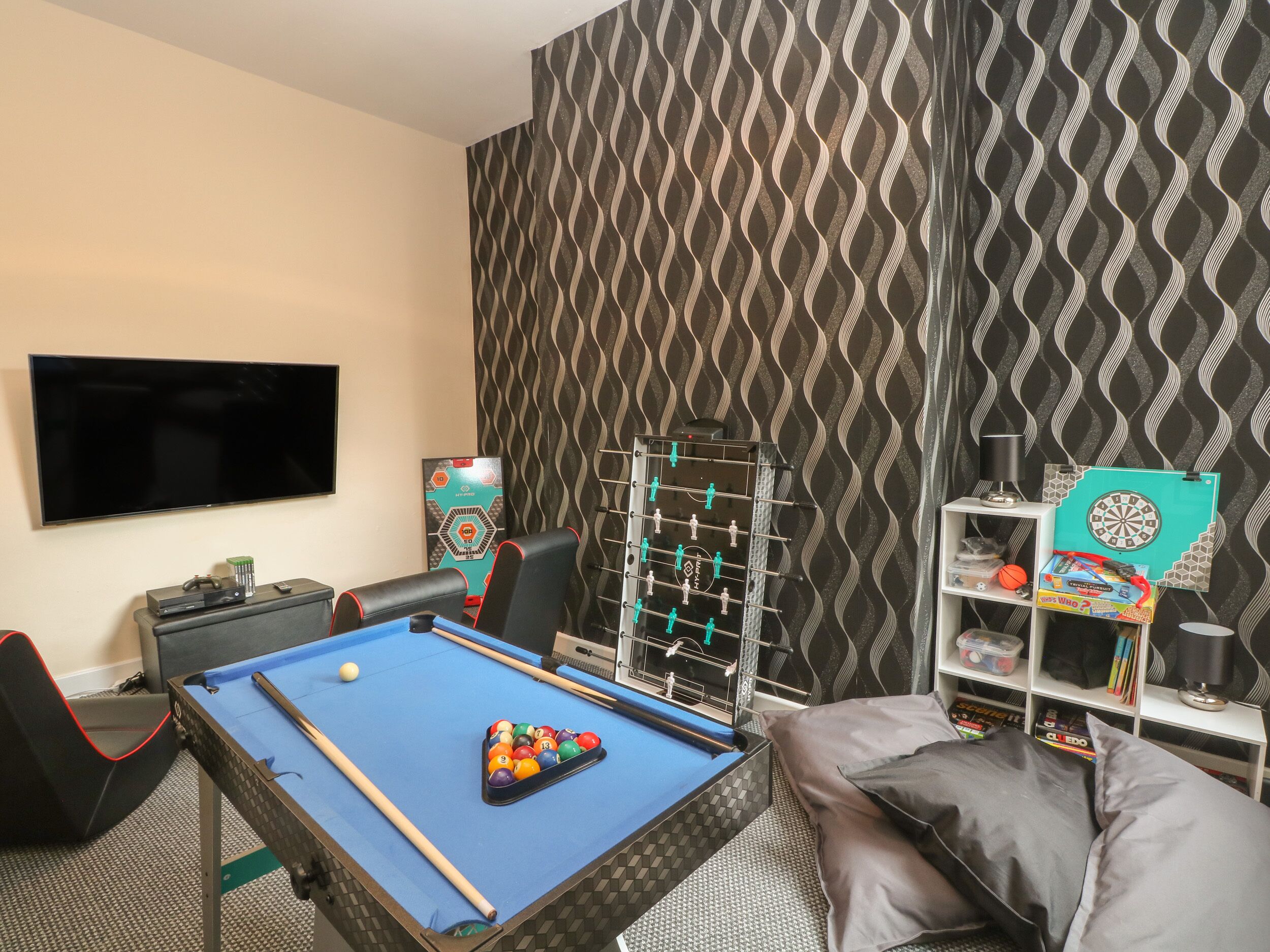المنشأة من الداخل