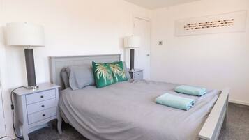 Cottage | 2 bedrooms, individually decorated, individually furnished, free WiFi