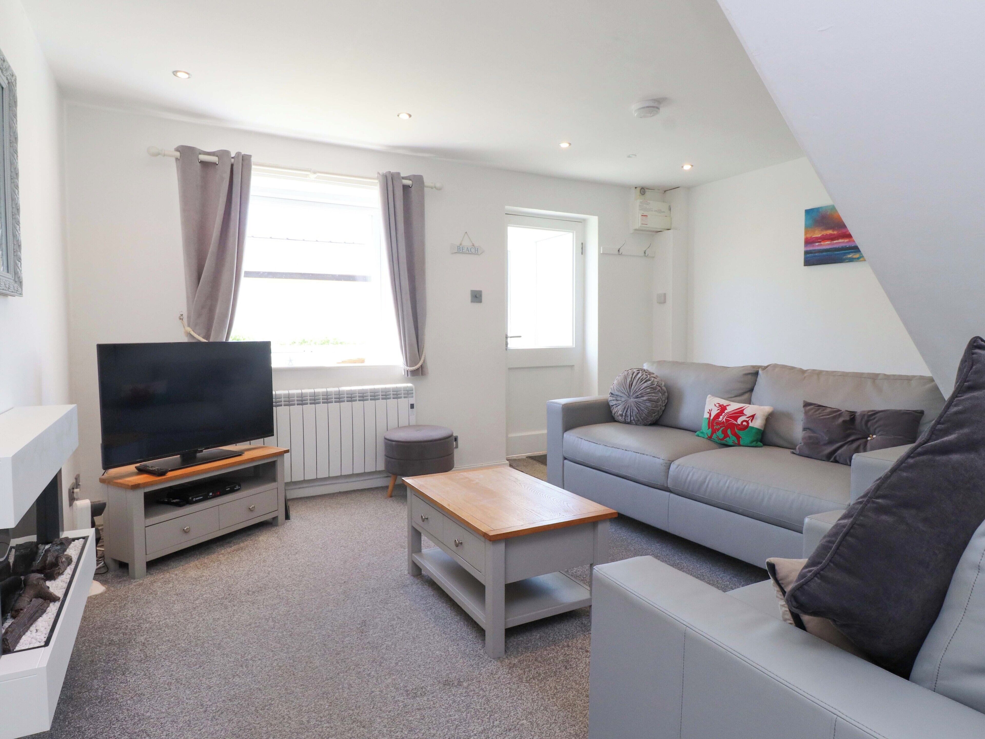 Cottage | Living area