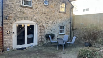 Cottage | Outdoor dining