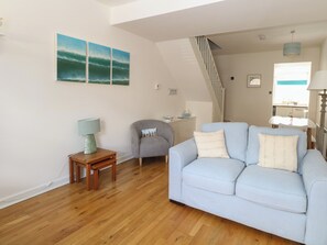 Interior - Gull's Nest (Lowestoft)