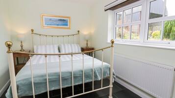 Cottage | 1 bedroom, individually decorated, individually furnished, free WiFi