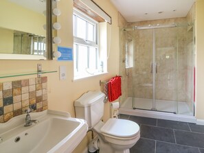 Cottage | Kamar mandi | Shower