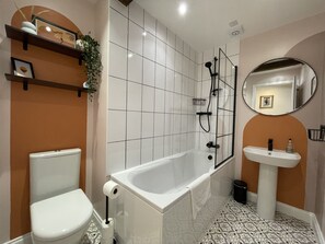 Bathroom - The Bell Tower (Inverness)