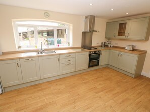 Cottage | Interior - Woodpecker Barn (Pontyclun)