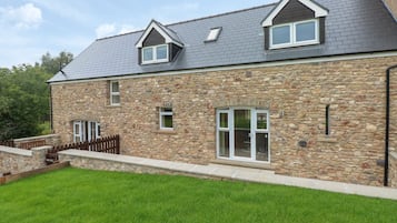 Cottage | Front of property