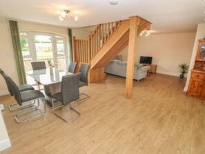 Cottage | Interior - Woodpecker Barn (Pontyclun)
