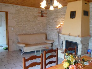 Téléviseur, foyer