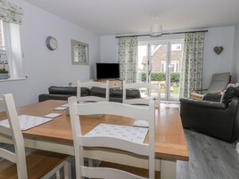 Cottage | Living room | TV