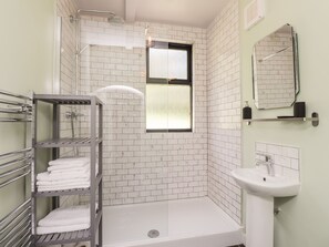 Cottage | Phòng tắm | Buồng tắm vòi sen