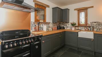 Cottage | Bếp riêng | Tủ lạnh, máy rửa bát, ấm điện, lò nướng bánh mì