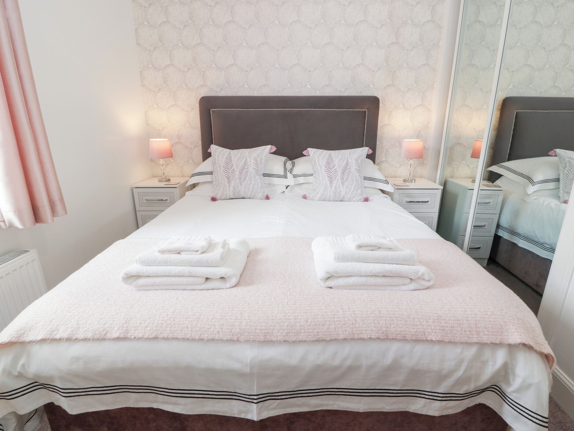 Cottage | 2 bedrooms, individually decorated, individually furnished, free WiFi