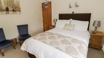 Cottage | 3 bedrooms, individually decorated, individually furnished, free WiFi