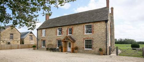 Cottage | Front of property