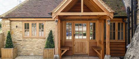 Cottage | Interior