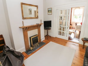 Cottage | Living room - Hawthorn House (Pembroke)
