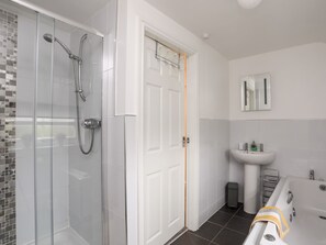 Cottage | Bathroom | Shower