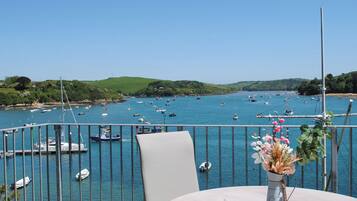 Cottage | Outdoor dining