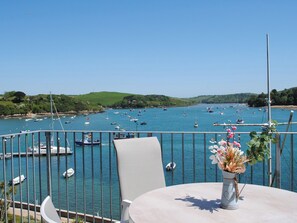 Cottage | Outdoor dining