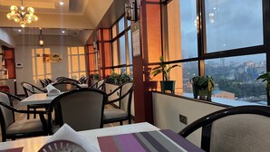 Restaurant - Hemak Suites (Nairobi)
