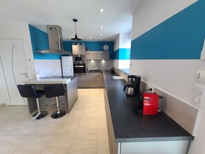 Fridge, microwave, dishwasher