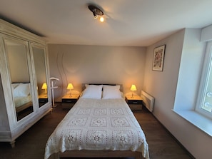 3 bedrooms, free WiFi, bed sheets