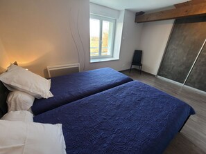 3 bedrooms, free WiFi, bed sheets