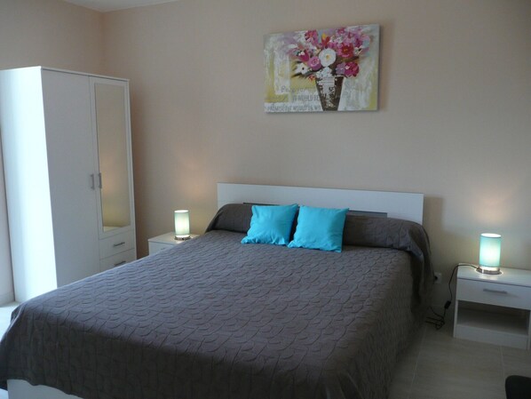 3 bedrooms, free WiFi, bed sheets