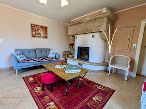 Téléviseur, foyer