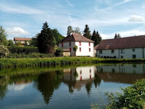 Charming house for 12, nature & comfort, near ski, fishing available