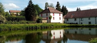 Charming house for 12, nature & comfort, near ski, fishing available