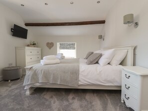 Cottage | 3 bedrooms, individually decorated, individually furnished, free WiFi