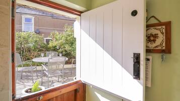 Cottage | Interior
