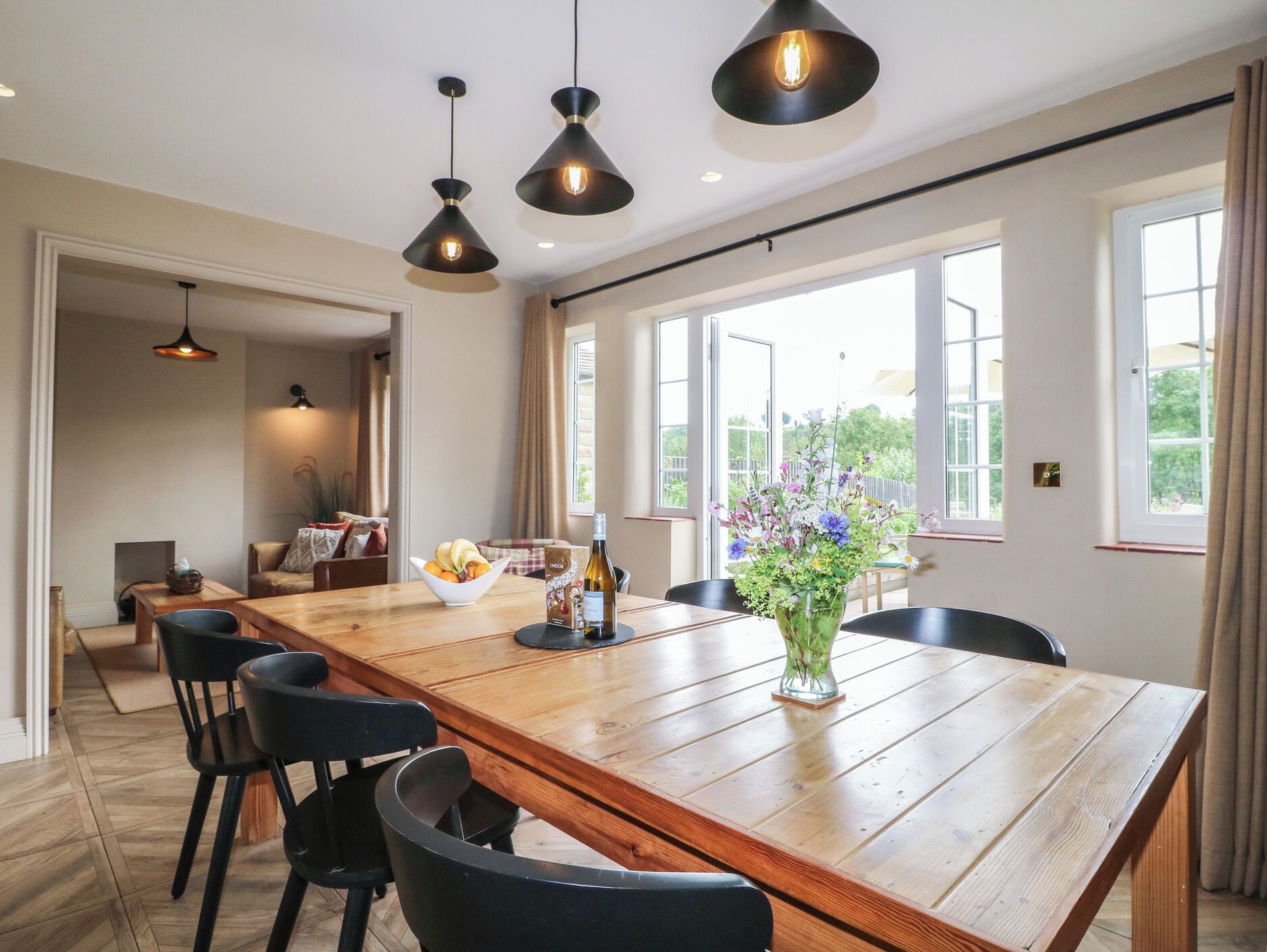 Cottage | Dining