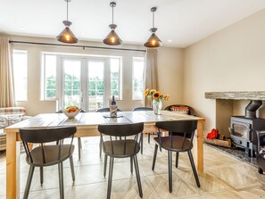 Cottage | Bếp riêng | Tủ lạnh, máy rửa bát, dụng cụ nấu nướng/bát dĩa/dao nĩa