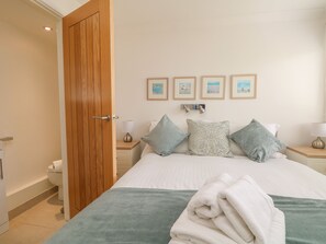 Cottage | 2 bedrooms, individually decorated, individually furnished, free WiFi