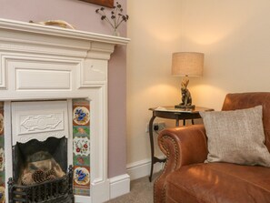 Cottage | Living room - 3 Lowerbourne Terrace (Minehead)