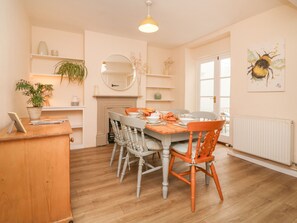 Casa rural | Cuina privada | Frigorífic, rentaplats, bullidora elèctrica i torradora