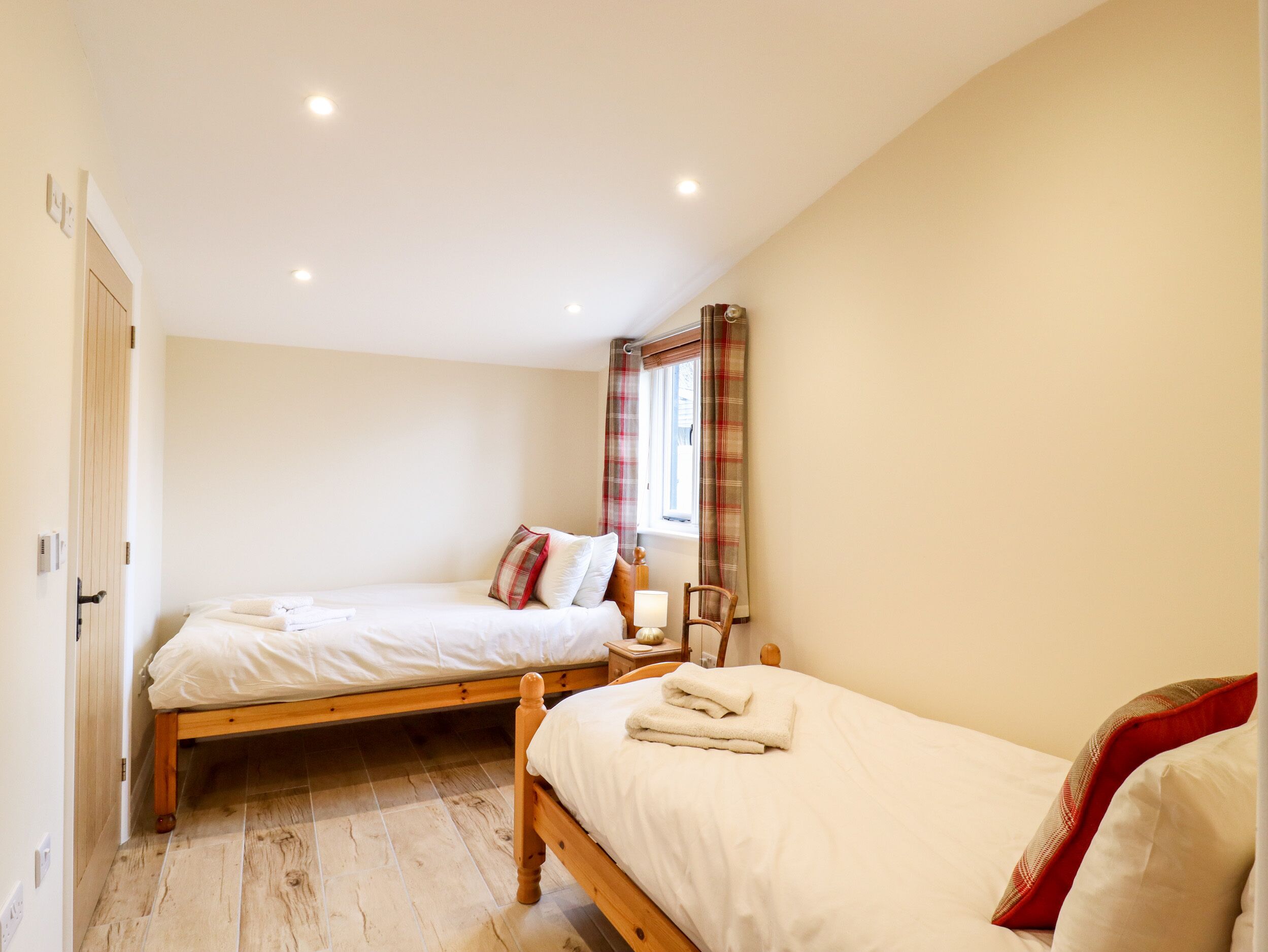 Cottage | 2 bedrooms, individually decorated, individually furnished, free WiFi