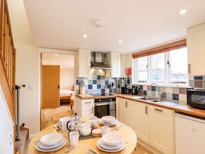 Cottage | Private kitchen | Fridge, microwave, dishwasher, electric kettle