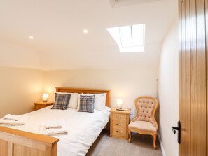 2 bedrooms, individually decorated, individually furnished, free WiFi