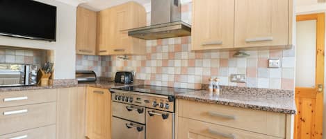 Casa de campo | Cozinha privada | Geladeira, lava-louças, chaleira elétrica, torradeira